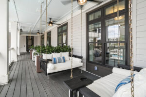 Everly Porch Lounge